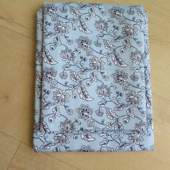 Set 2 Standard Pillowcases Blue White Floral Cotton Polyester New Open Package - Picture 5 of 7